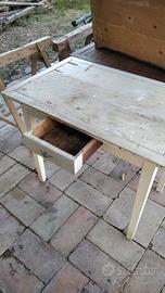 Tavolo in legno massello antico