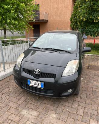 Toyota Yaris 1.000 benzina 2010 5 porte