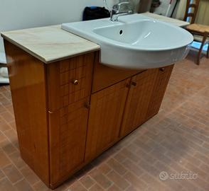 Mobile bagno con lavandino