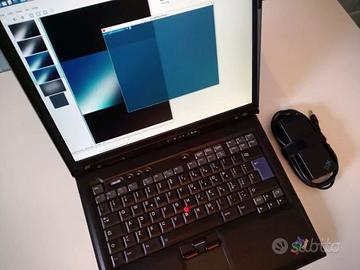 Portatile IBM ThinkPad R50 più accessori RAM e SSD