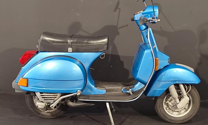 Vespa PX 150 E Arcobaleno