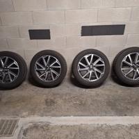 Cerchi in lega Toyota + gomme invernali Yokohama