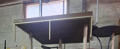 Tavolino quadrato in legno e metallo