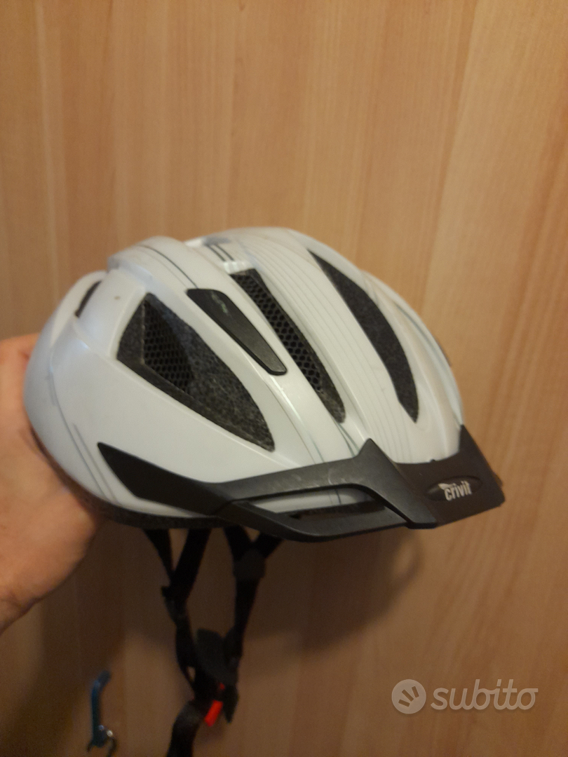 Luce Posteriore LED Per Casco Moto E Bici, Ricaricabile, Nera, Modalit&agrave; Multiple, Impermeabile