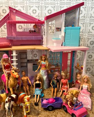 Lotto Barbie: casa di Malibu con barbie, cavalli..