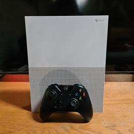 XBOX ONE S + CONTROLLER