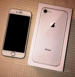 Apple iPhone 8 - 64GB - colore Bianco - Argento