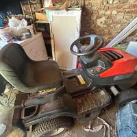 Trattorino tagliaerba