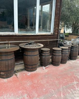 Botti vino da ravolo con sedie mini botti