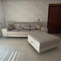Divano con pouf