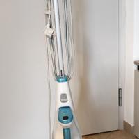 Scopa lavapavimenti a vapore