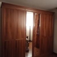 camera . Armadio, comò, comodino .