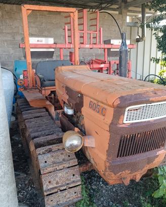 Fiat 605 C trattore a cingoli