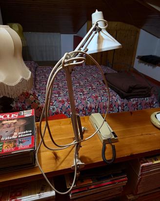 LAMPADA DA SCRIVANIA REGOLABILE CON MORSETTO