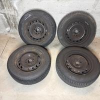 Gomme invernali 185 65 R 14  con cerchi