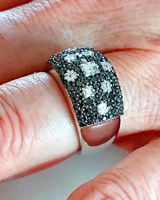 Anello oro bianco 18k pavè diamanti bianchi e neri