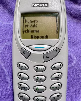 NOKIA 3310 con caricatore