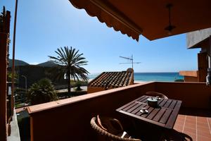 Solanas- Semindipendente con vista mare