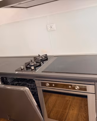 Cucina moderna (si vende anche a pezzi)
