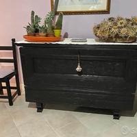 Antica cassapanca sarda ebanizzata+2 sedie