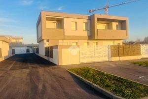 3 LOCALI A CARAVAGGIO