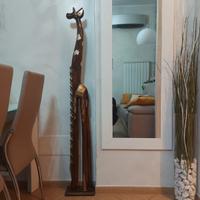 giraffa in legno statua