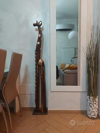giraffa in legno statua