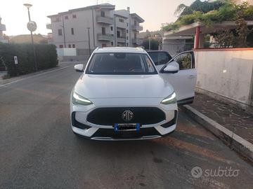 MG HS LUXSURY