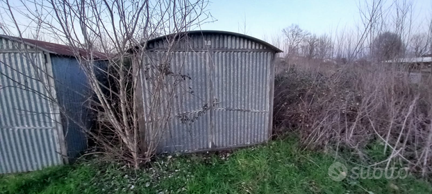 Vendita di due box in lamiera zincata, usato