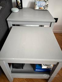 Coppia di tavolini in legno