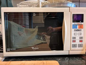 Microonde Whirlpool 6* senso AVM918