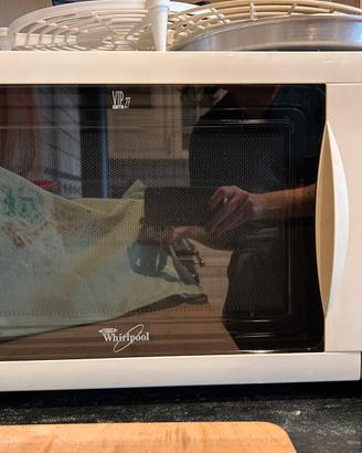 Microonde Whirlpool 6* senso AVM918