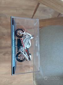 modello Honda VTR 1000 SP2