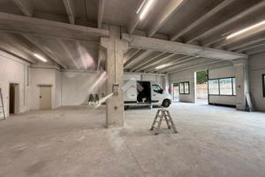 MAGAZZINO A CASTIGLIONE DELLE STIVIERE