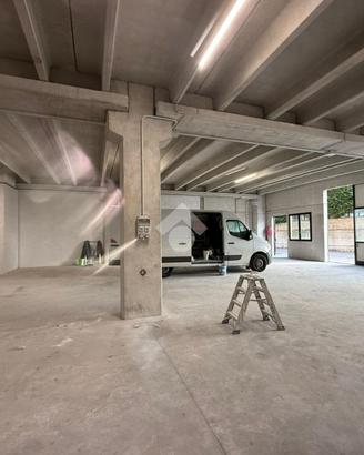 MAGAZZINO A CASTIGLIONE DELLE STIVIERE