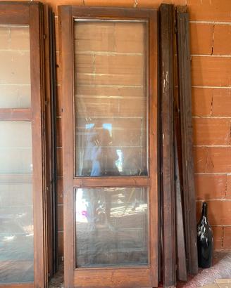 Porta finestre usate in legno