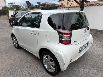 Toyota IQ 1.0 68cv manuale  *NEOPATENTATI*