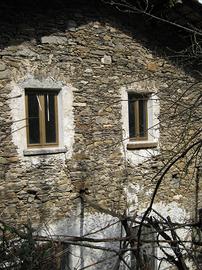 Rustico vicino a colico