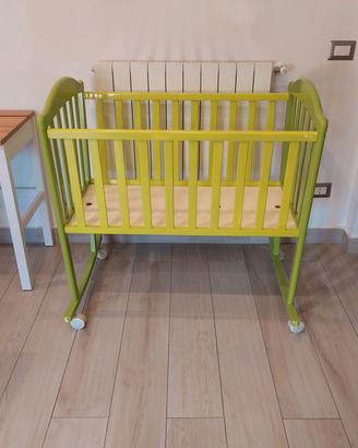 Culla in legno con rotelle