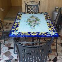 Tavolo in pietra lavica maiolicato a mano