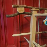 Trespolo per pappagalli in legno naturale