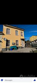 Casa con giardino e terreno