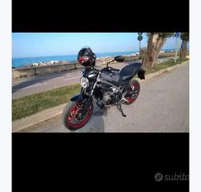 Suzuki sv 650 maggio 2023 2600km pari al nuovo
