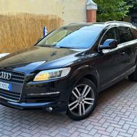 Audi Q7 3.0 V6 TDI 233CV GANCIO TRAINO LEGGI BENE