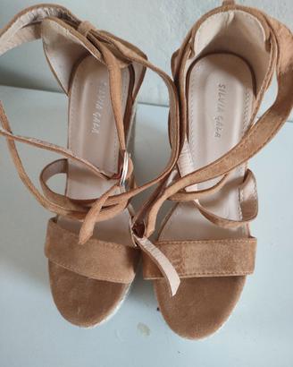 Sandali donna Silvia Gala beige con tacco n.39