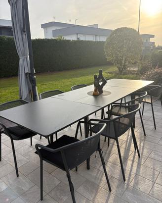 tavolo emu allungabile con 8 poltroncine