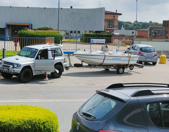 Barca open 7 posti con carrello 25 / 50 cv