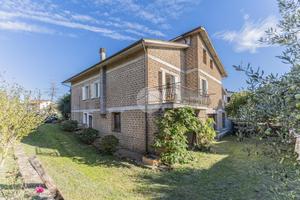 VILLA SINGOLA A CORCHIANO