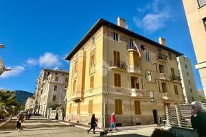 3 LOCALI A FINALE LIGURE