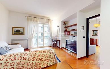 LUMINOSO TRILOCALE CON AMPIO BALCONE PRIVATO!